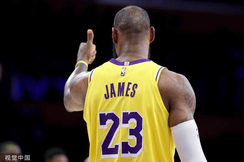 常园穿着简 常园穿着简