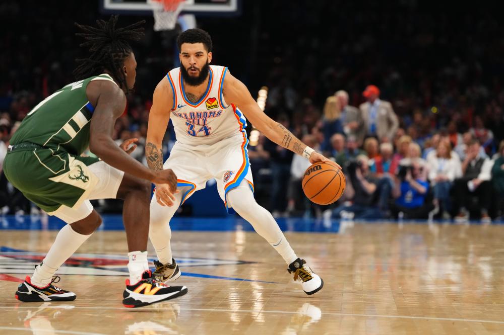 还在进攻端 还在进攻端